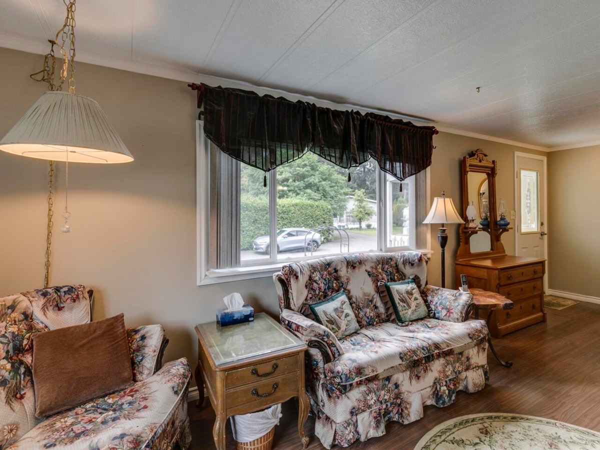 Kitchen Photo of 70 31313 Livingstone Avenue, Abbotsford, BC