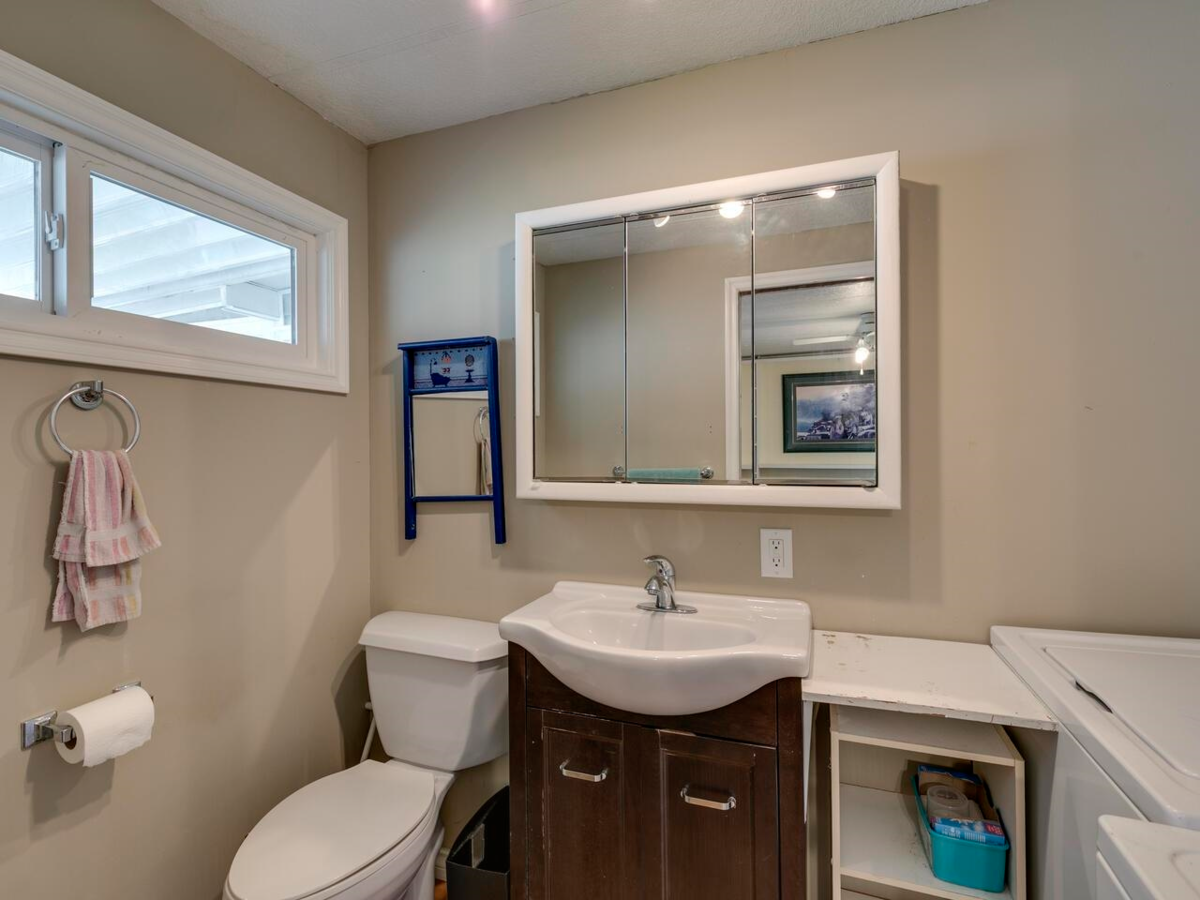 Mudroom Photo of 70 31313 Livingstone Avenue, Abbotsford, BC