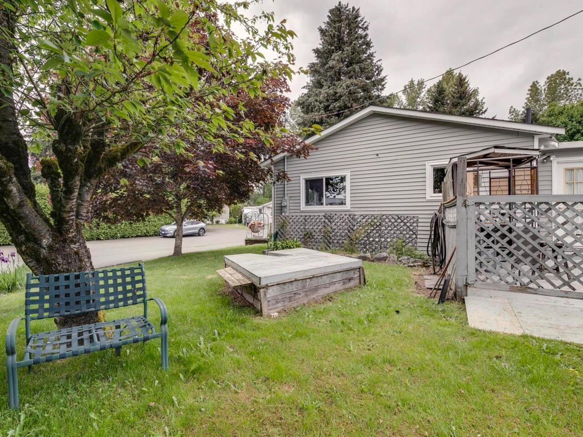 Swimming Pool Photo of 70 31313 Livingstone Avenue, Abbotsford, BC