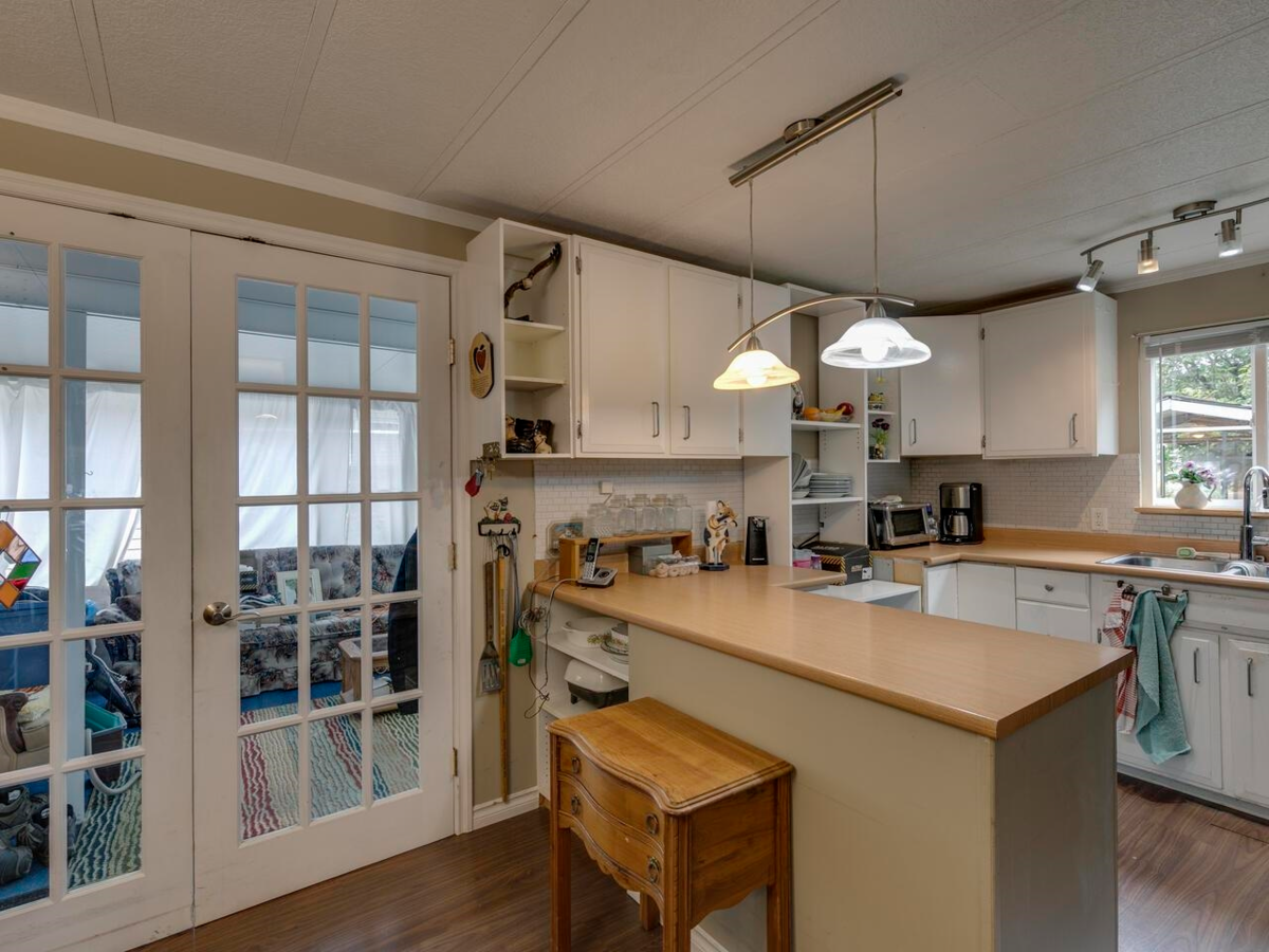 Walk-In Closet Photo of 70 31313 Livingstone Avenue, Abbotsford, BC