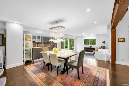 Kitchen Island Photo of 4066 Norwood Avenue, North Vancouver, BC