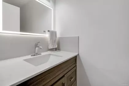 Guest Bathroom Photo of 27 6100 Tiffany Boulevard, Richmond, BC