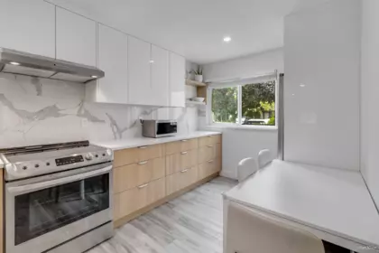 Kitchen Photo of 27 6100 Tiffany Boulevard, Richmond, BC
