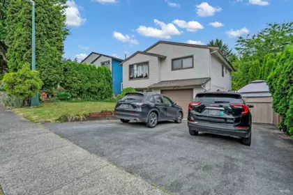 Garden / Landscaping Photo of 1112 Hansard Crescent, Coquitlam, BC