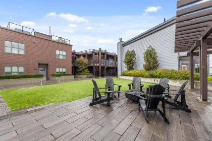 Front Yard Photo of 209 12088 3rd Avenue, Richmond, BC