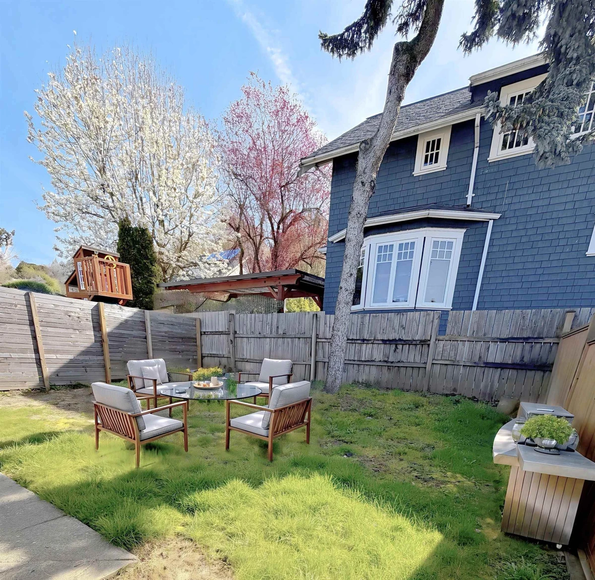 Living Room Photo of 4882 Moss Street, Vancouver, BC