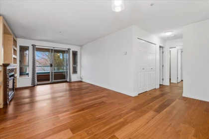306 223 Mountain Highway, North Vancouver, BC, North Vancouver — Apartment/Condo for sale