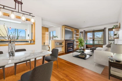 306 223 Mountain Highway, North Vancouver, BC, North Vancouver — Apartment/Condo for sale