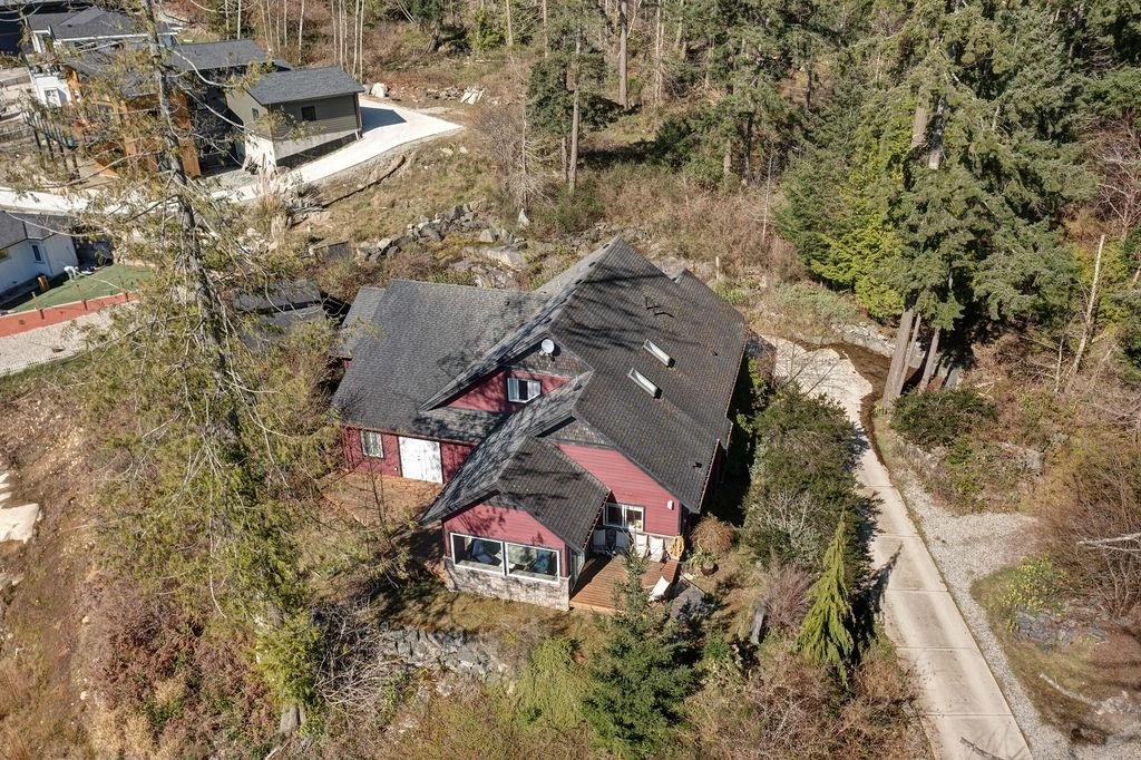 Family Room Photo of 5628 Medusa Place, Sechelt, BC