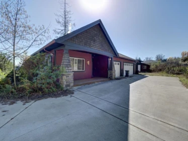Kitchen Photo of 5628 Medusa Place, Sechelt, BC