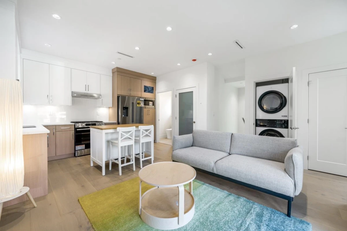 Family Room Photo of 1 366 E 64th Avenue, Vancouver, BC