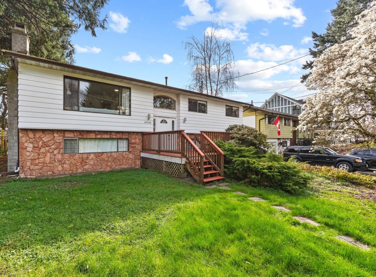Living Room Photo of 16730 26 Avenue, Surrey, BC