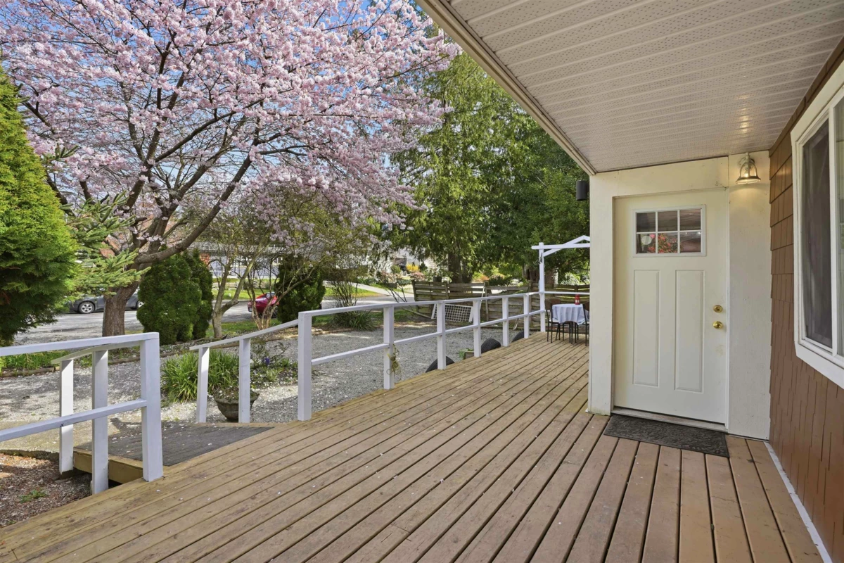 Family Room Photo of 5707 Medusa Street, Sechelt, BC
