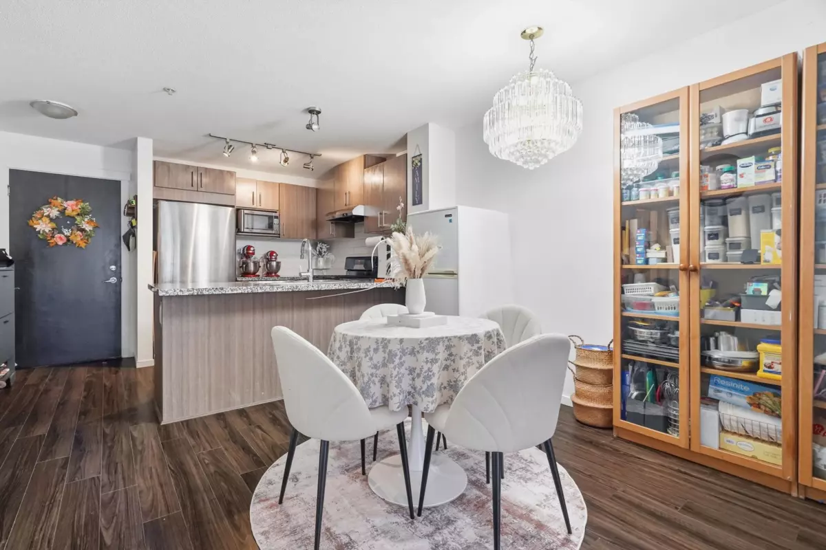 Family Room Photo of 401 3178 Dayanee Springs Boulevard, Coquitlam, BC