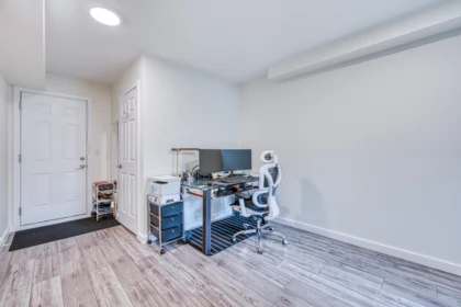Entry Foyer Photo of 13 9800 Granville Avenue, Richmond, BC