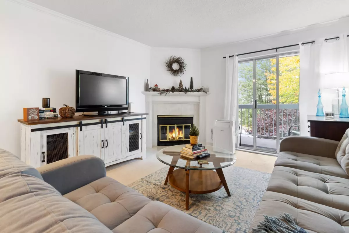 Family Room Photo of 218 11510 225 Street, Maple Ridge, BC