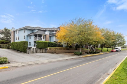 Front Yard Photo of 218 11510 225 Street, Maple Ridge, BC
