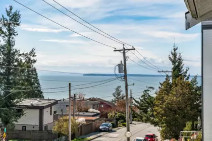Loft / Bonus Room Photo of 4 15139 Buena Vista Avenue, White Rock, BC