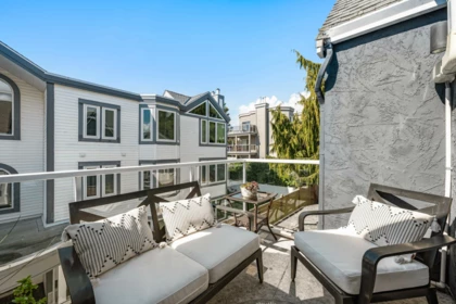 Staircase Photo of 4 15139 Buena Vista Avenue, White Rock, BC
