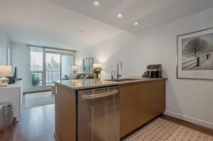 319 135 E 17th Street, North Vancouver, BC, North Vancouver — Apartment/Condo for sale