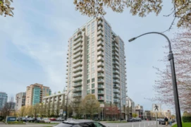 319 135 E 17th Street, North Vancouver, BC