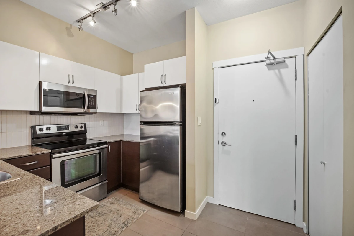 Family Room Photo of 229 13789 107a Avenue, Surrey, BC