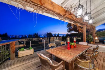 Garden / Landscaping Photo of 2374 Nelson Avenue, West Vancouver, BC