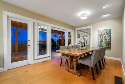 Kitchen Photo of 2374 Nelson Avenue, West Vancouver, BC