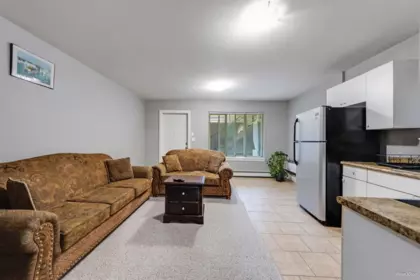 Mudroom Photo of 7506 143c Street, Surrey, BC