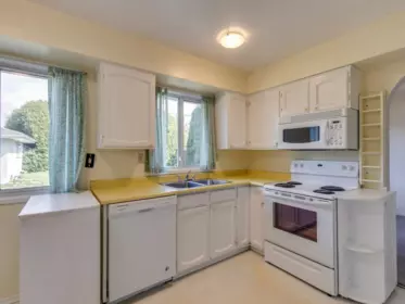 Basement Recreation Room Photo of 1615 Cornell Avenue, Coquitlam, BC