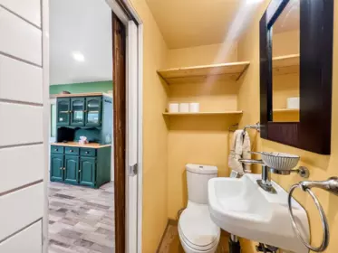 Walk-In Closet Photo of 39 40157 Government Road, Squamish, BC