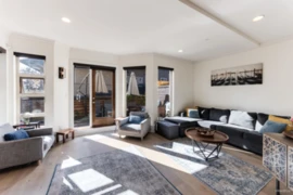 9 215 E 4th Street, North Vancouver, BC