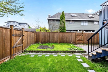 Garden / Landscaping Photo of 2975 W 8th Avenue, Vancouver, BC
