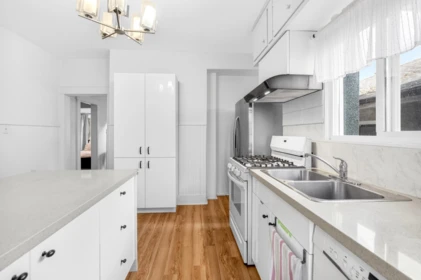 Guest Bathroom Photo of 2975 W 8th Avenue, Vancouver, BC