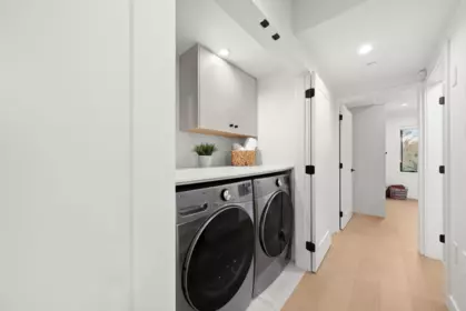 Powder Room Photo of 1 2247 Parker Street, Vancouver, BC