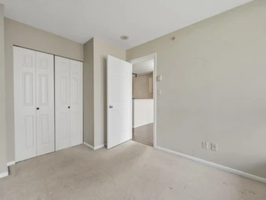 Walk-In Closet Photo of 1209 1420 W Georgia Street, Vancouver, BC
