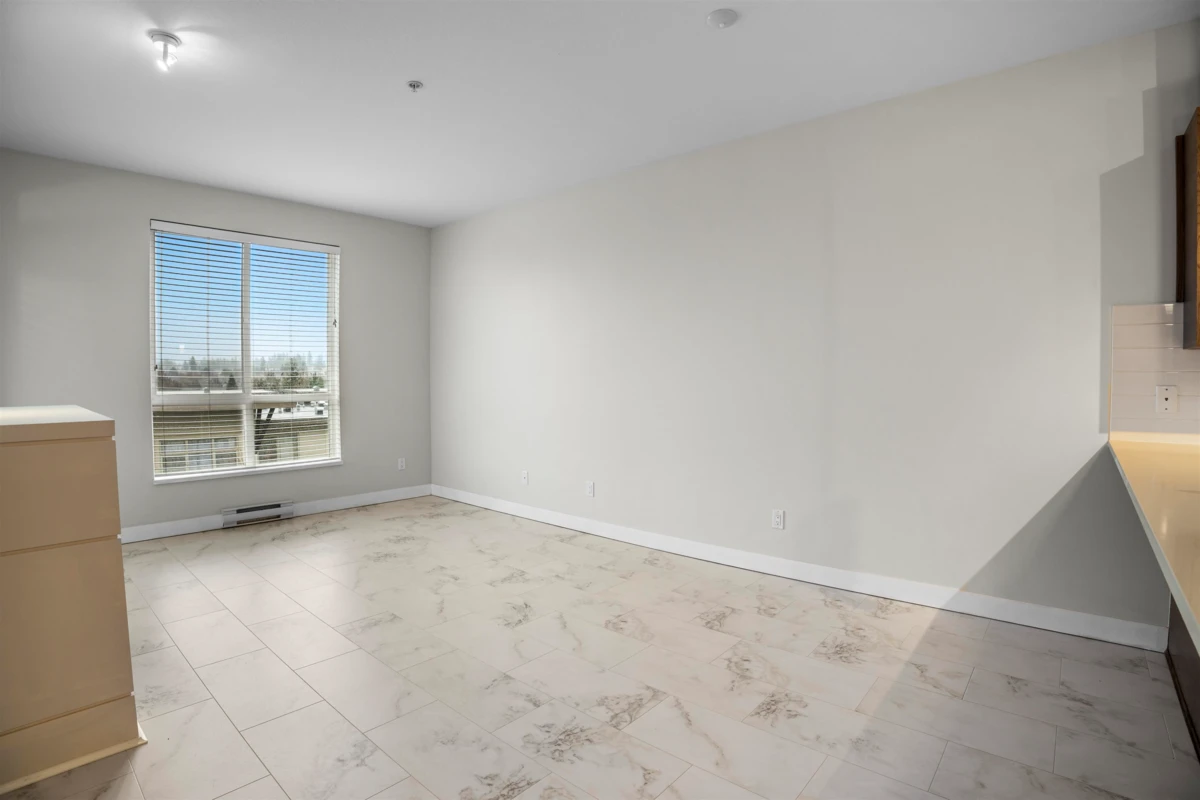 Dining Area Photo of 217 15850 26 Avenue, Surrey, BC