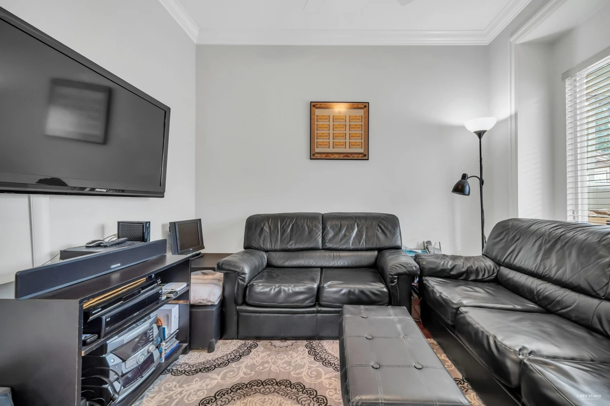Family Room Photo of 669 W 71st Avenue, Vancouver, BC