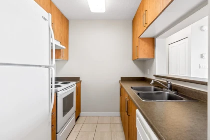 Kitchen Island Photo of 2502 5380 Oben Street, Vancouver, BC