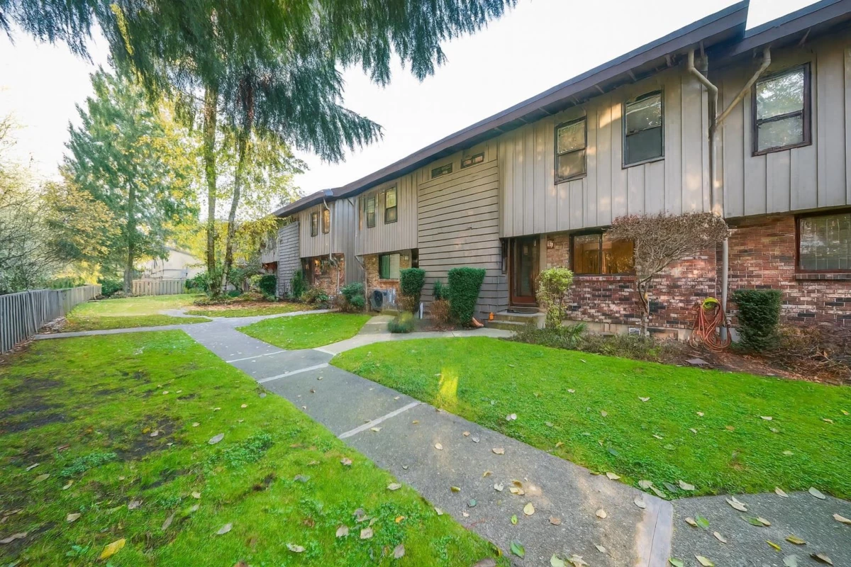 Exterior Rear Photo of 72 3180 E 58th Avenue, Vancouver, BC