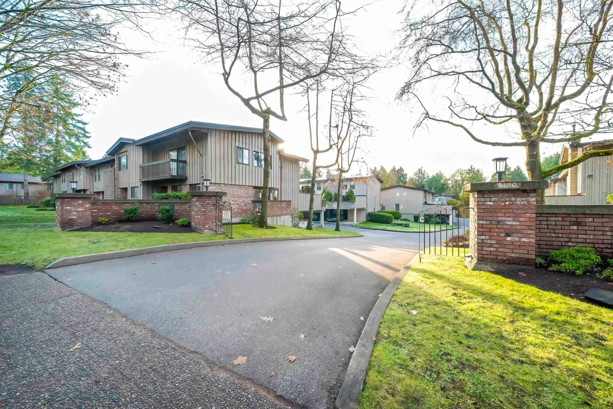 Family Room Photo of 72 3180 E 58th Avenue, Vancouver, BC