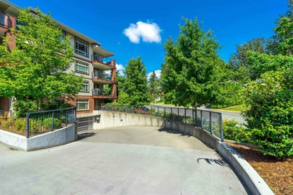 Backyard Photo of 229 2233 Mckenzie Road, Abbotsford, BC