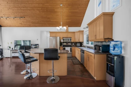Kitchen Island Photo of 12302 Cardinal Place, Mission, BC