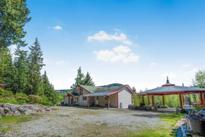 Outdoor Deck Photo of 12302 Cardinal Place, Mission, BC
