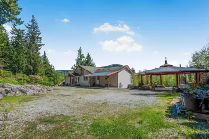 Outdoor Patio Photo of 12302 Cardinal Place, Mission, BC
