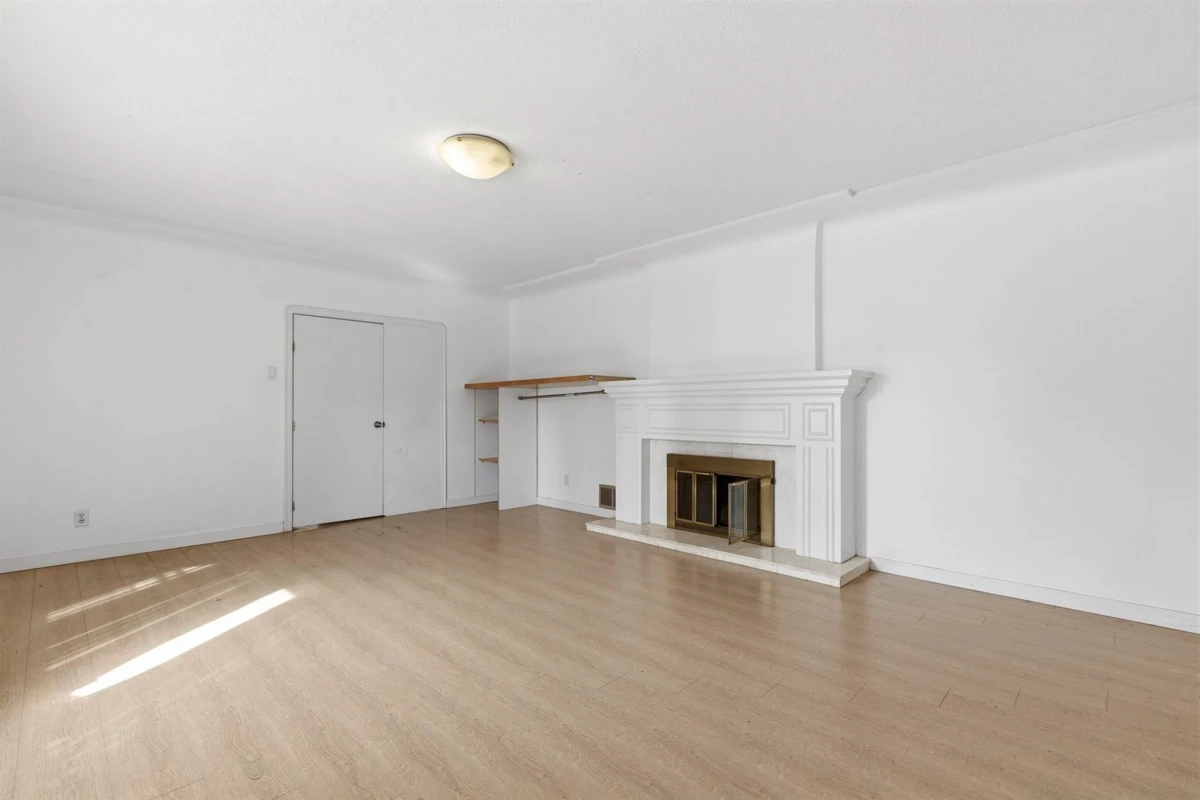 Family Room Photo of 1479 W 57th Avenue, Vancouver, BC