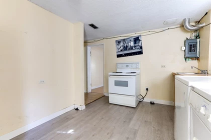 Hallway Photo of 1479 W 57th Avenue, Vancouver, BC