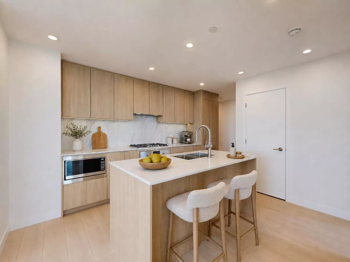 Dining Area Photo of 902 626 Claremont Street, Coquitlam, BC
