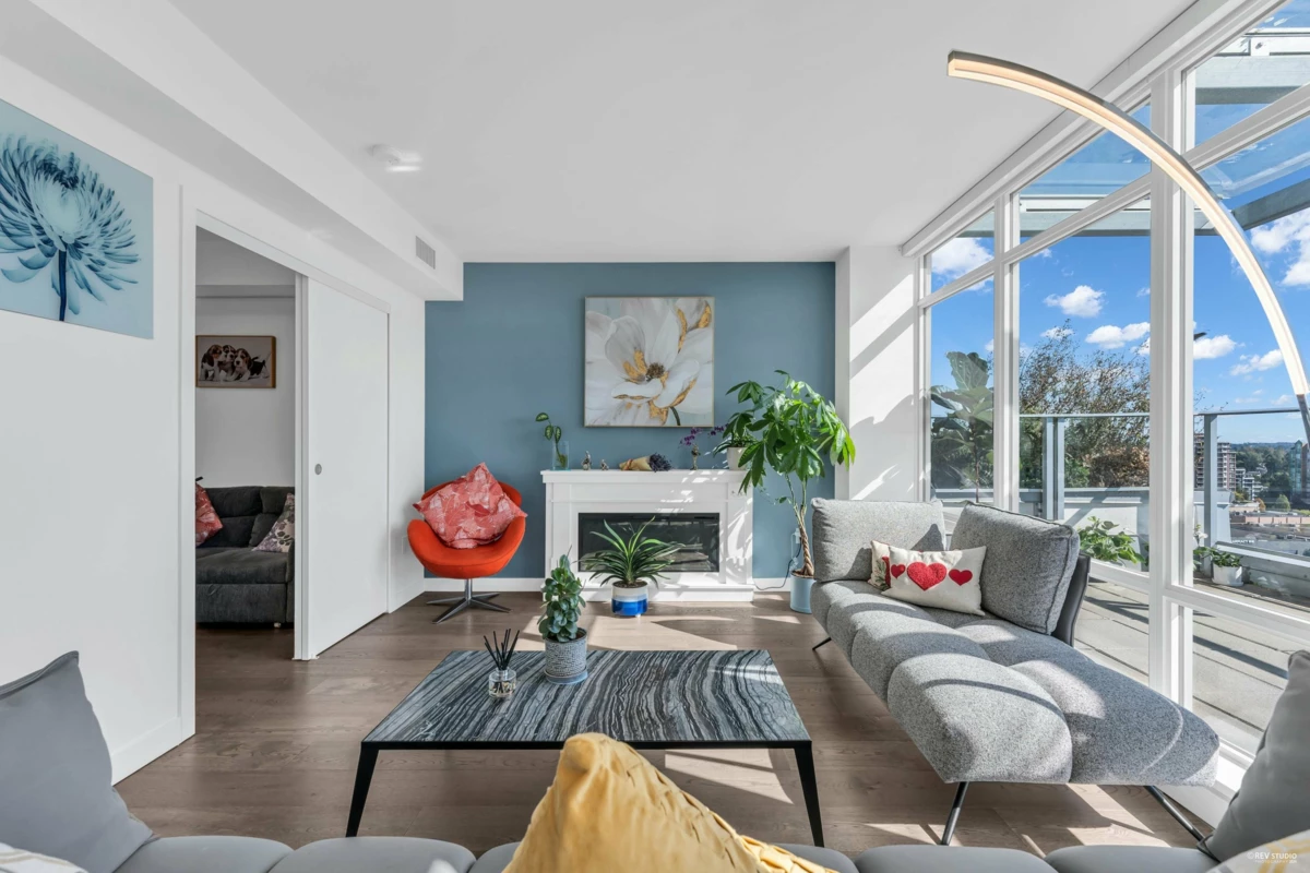 Family Room Photo of 1602 5580 No. 3 Road, Richmond, BC