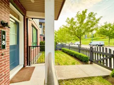 18 3500 Burke Village Promenade, Vancouver, BC, Vancouver — Townhouse for sale